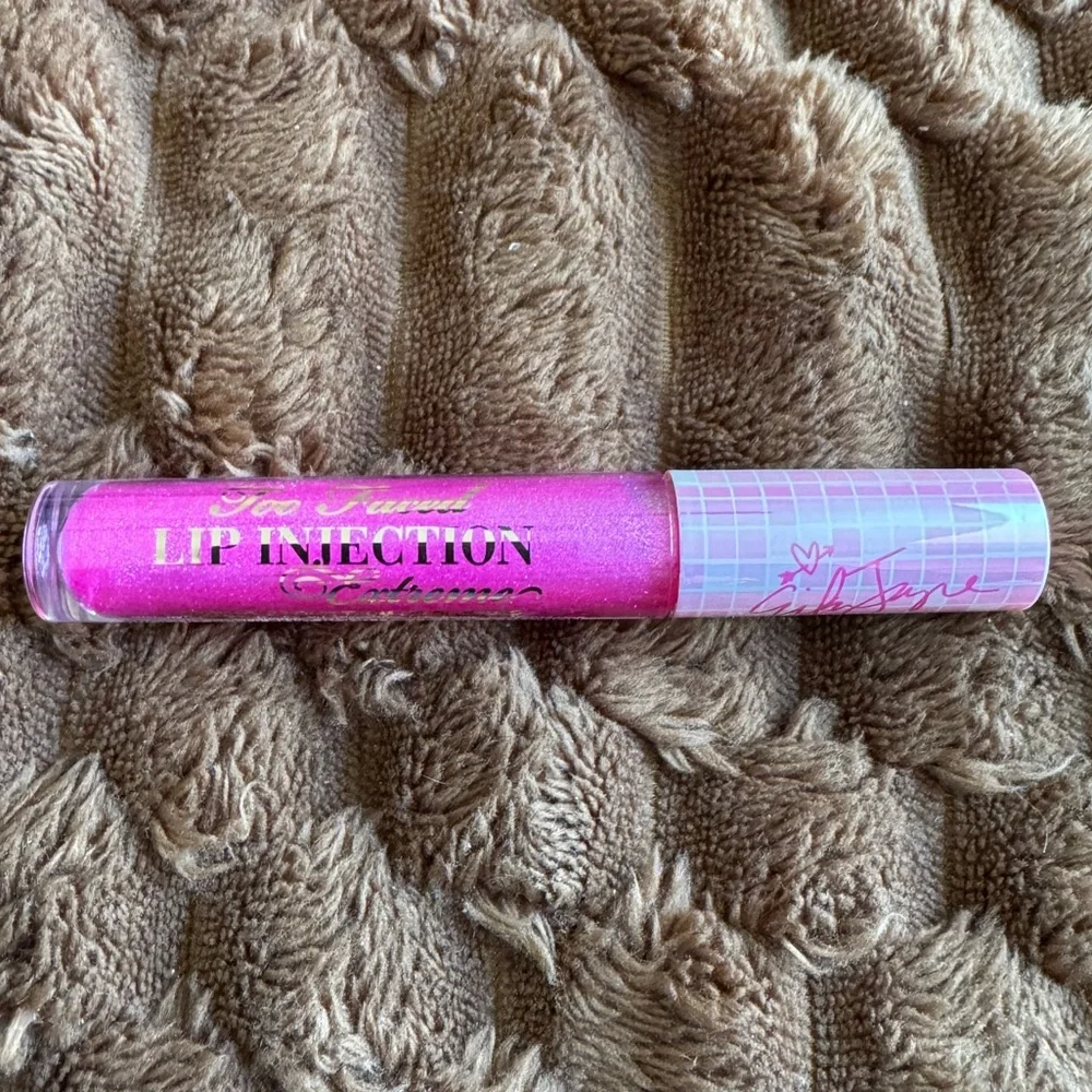 Too Faced Lip Injection Extreme - Painkillr Pink - Picture 8 of 12